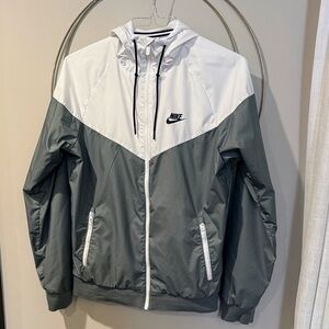 Nike Men's Gray and White Jacket